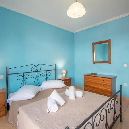 Leon Apartment *